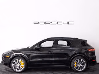 2023 Porsche Cayenne Turbo S E-Hybrid - Photo 9