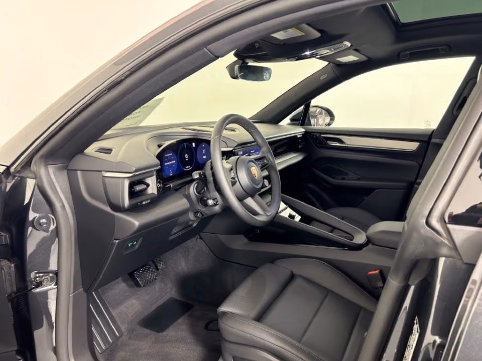 2026 Porsche Macan Base - Photo 27