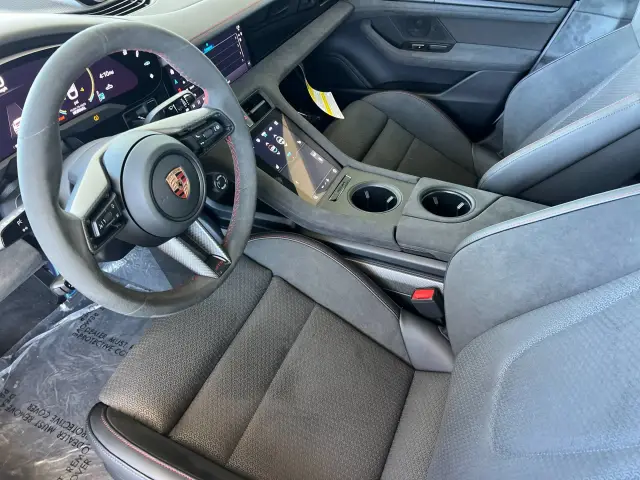 2026 Porsche Taycan GTS - Photo 30