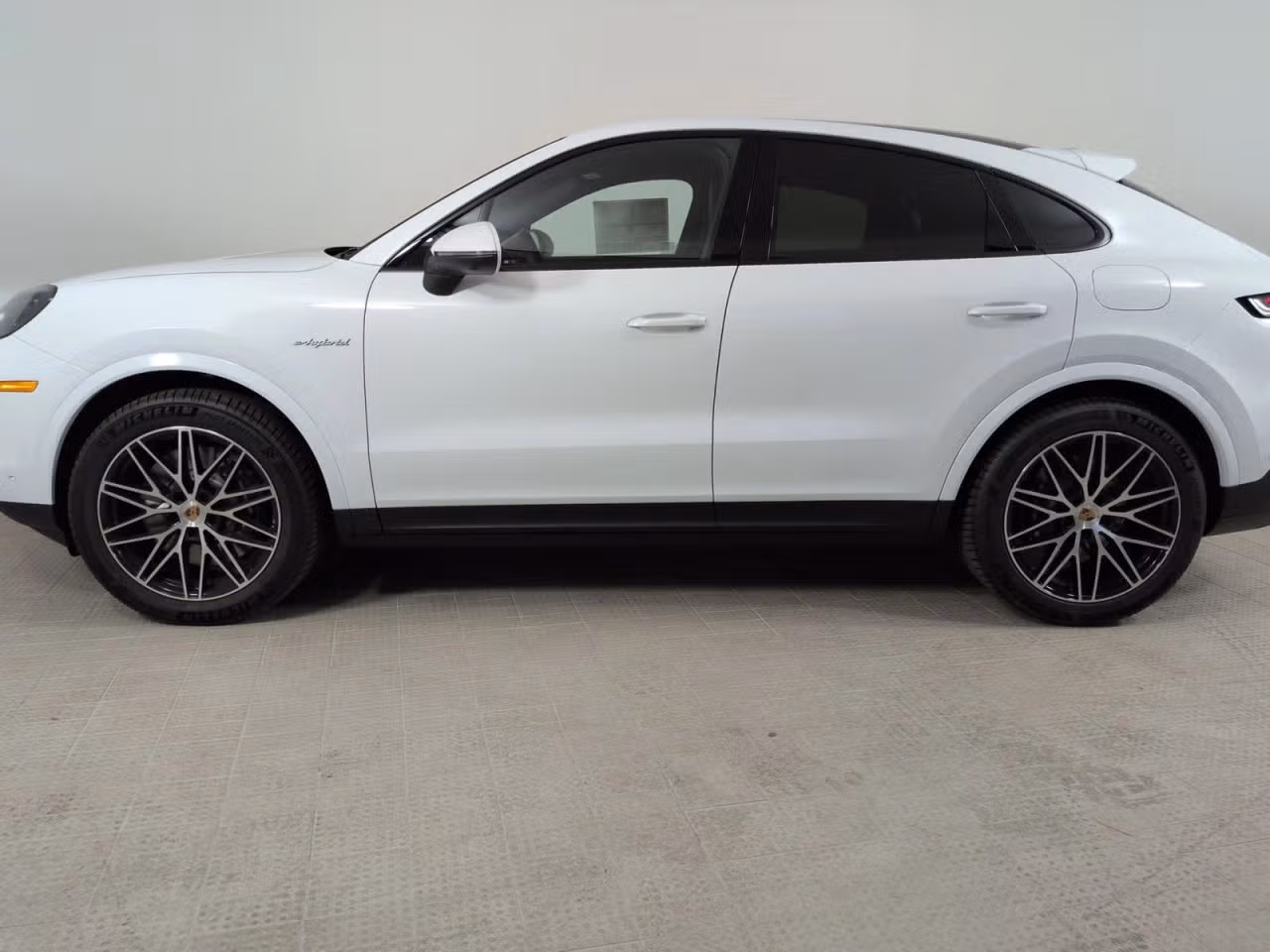 2026 Porsche Cayenne Coup E-Hybrid - Photo 12