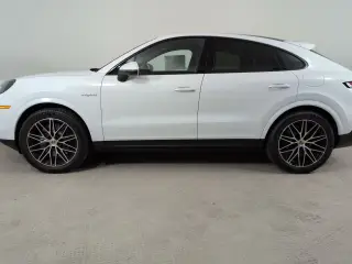 2026 Porsche Cayenne Coup E-Hybrid - Photo 13
