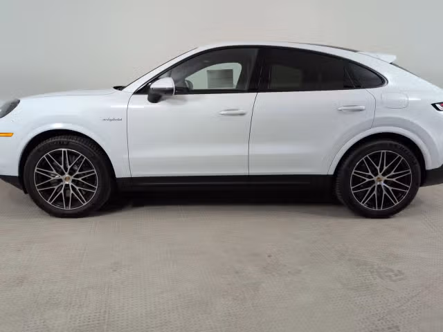 2026 Porsche Cayenne Coup E-Hybrid - Photo 10