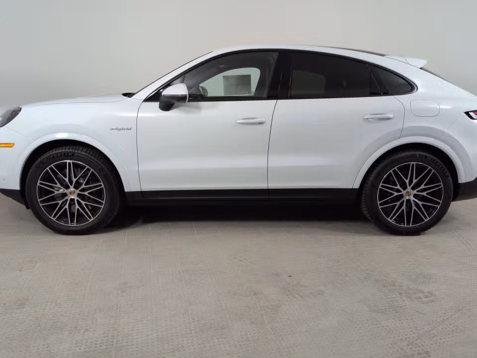 2026 Porsche Cayenne Coup E-Hybrid - Photo 11