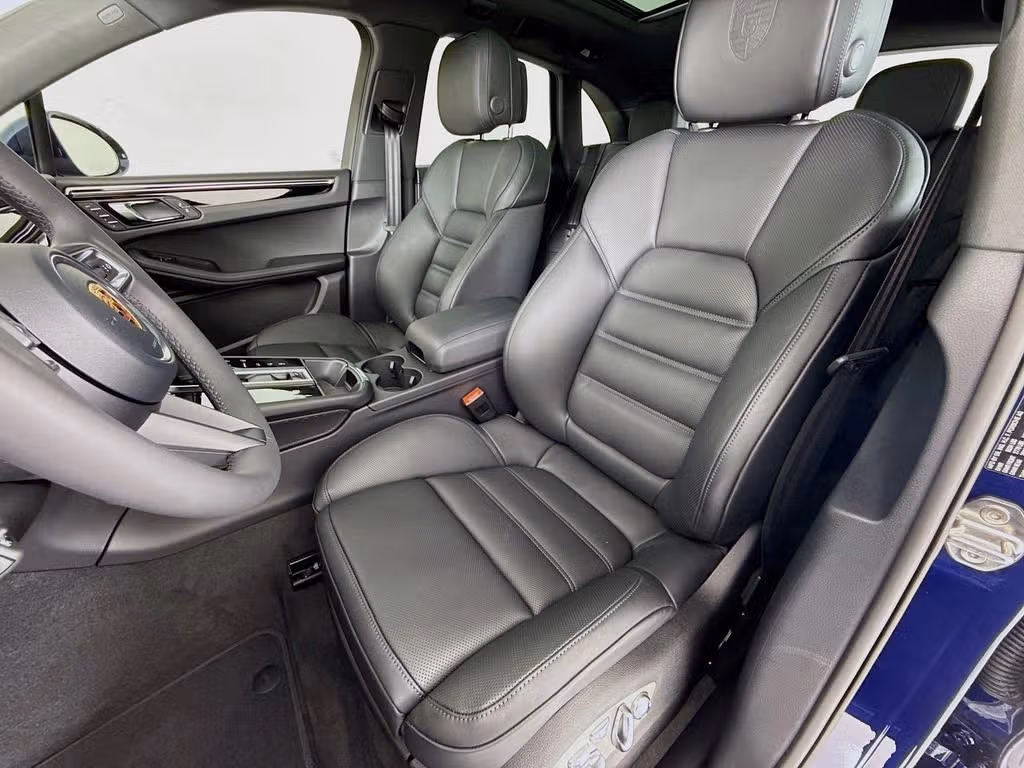 2026 Porsche Macan T - Photo 36