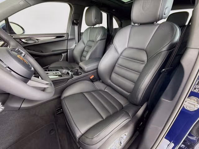 2026 Porsche Macan T - Photo 34