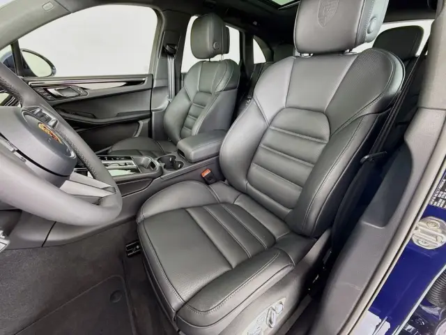 2026 Porsche Macan T - Photo 38