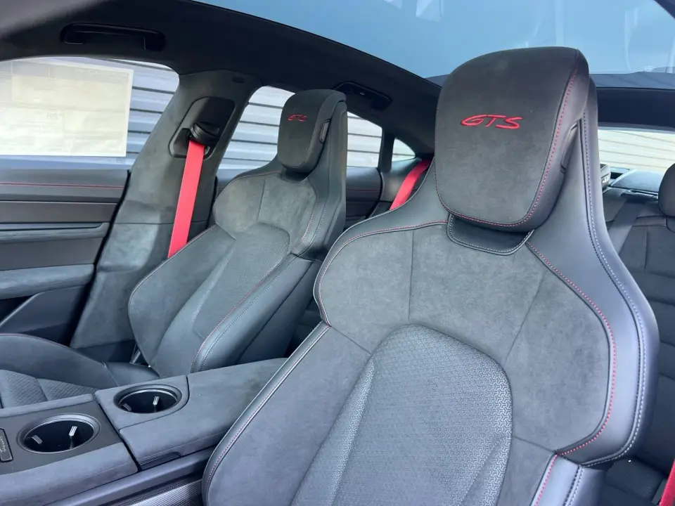 2026 Porsche Taycan GTS - Photo 39