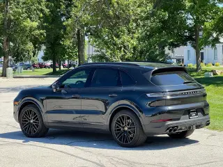 2025 Porsche Cayenne E-Hybrid - Photo 21