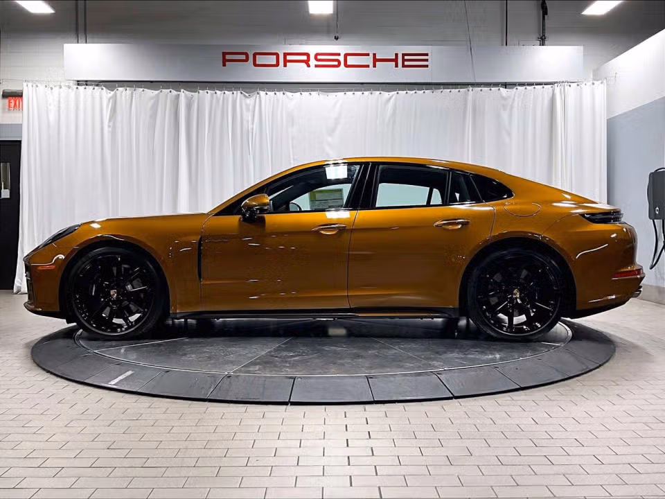 2026 Porsche Panamera 4 E-Hybrid - Photo 11