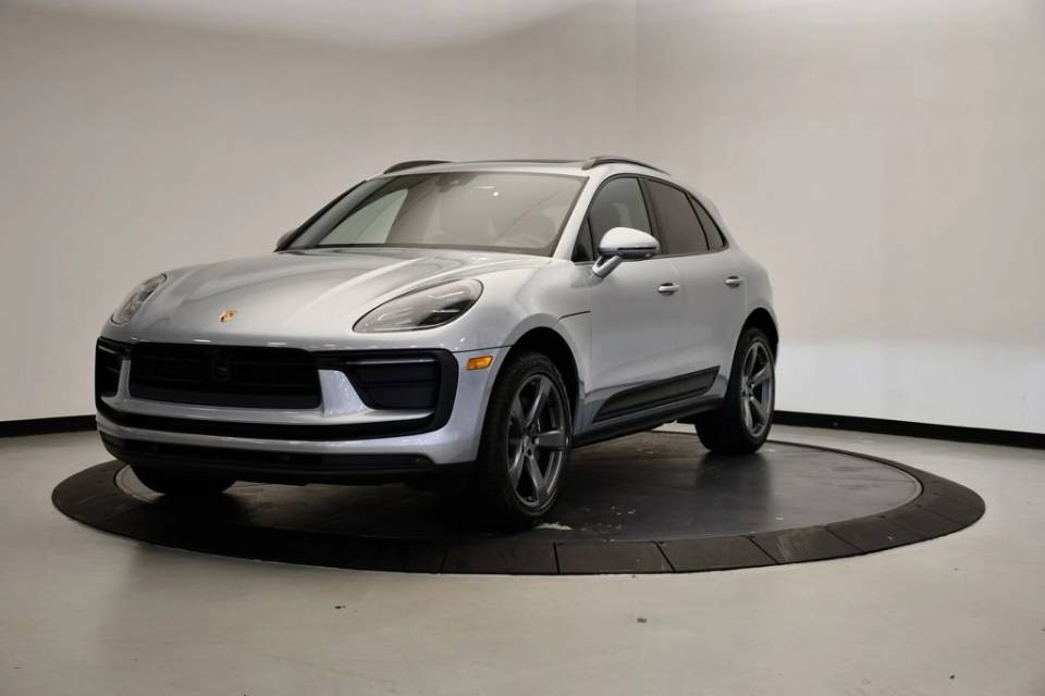 2026 Porsche Macan Base