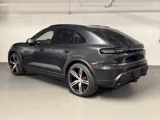 2026 Porsche Macan S - Photo 17