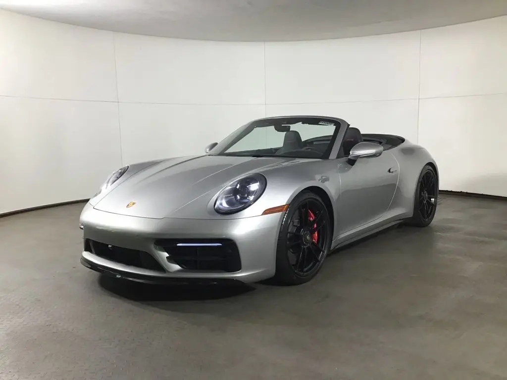 2022 Porsche 911 Carrera 4 GTS