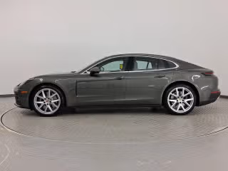 2026 Porsche Panamera 4 E-Hybrid - Photo 9