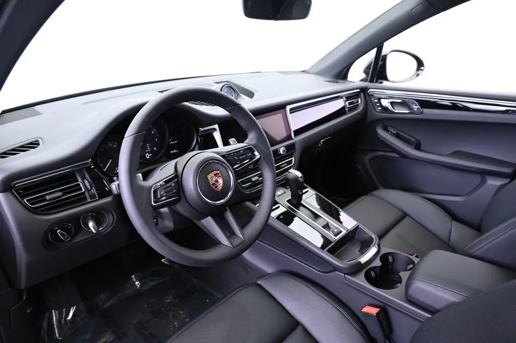 2025 Porsche Macan Base - Photo 32