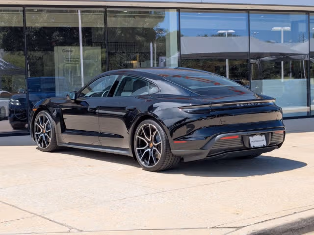 2025 Porsche Taycan Base - Photo 18