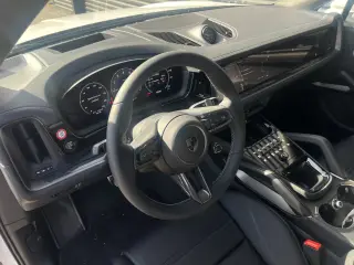 2025 Porsche Cayenne Coup Turbo E-Hybrid - Photo 29