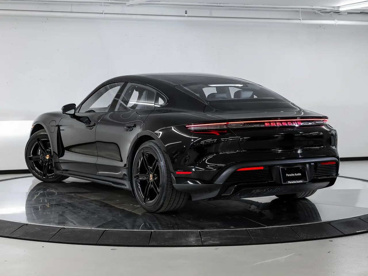 2026 Porsche Taycan Base - Photo 24