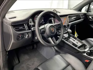 2026 Porsche Macan T - Photo 29