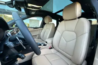 2026 Porsche Macan S - Photo 37