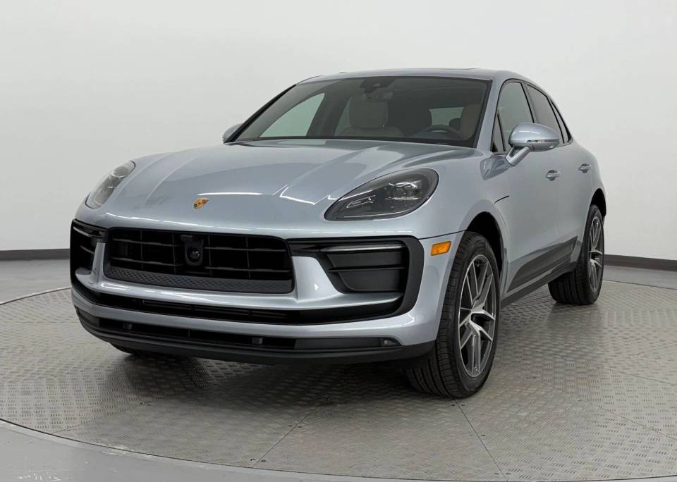 2026 Porsche Macan Base