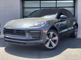 2023 Porsche Macan's photo