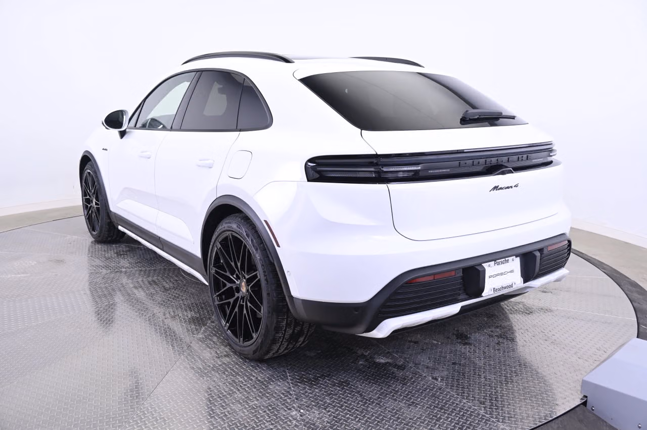 2025 Porsche Macan Base - Photo 20