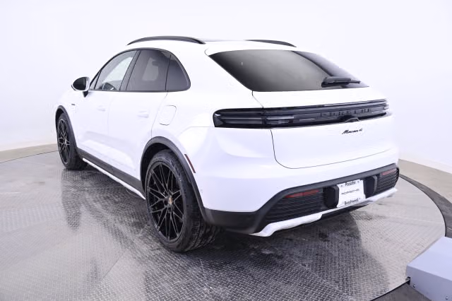 2025 Porsche Macan Base - Photo 18