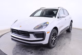2026 Porsche Macan -'s photo