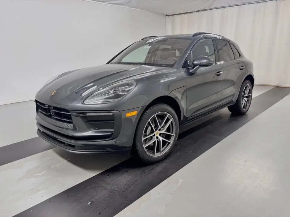 2026 Porsche Macan T - Photo 7