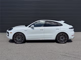 2025 Porsche Cayenne Coup Turbo E-Hybrid - Photo 9