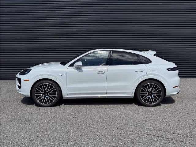 2025 Porsche Cayenne Coup Turbo E-Hybrid - Photo 10