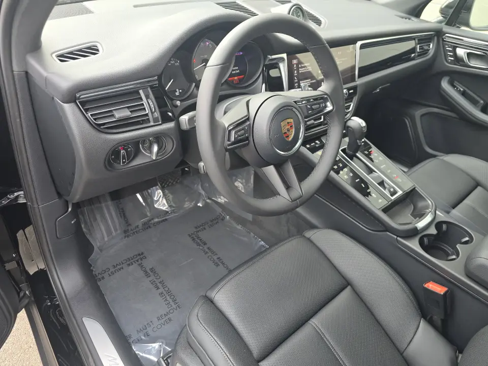2026 Porsche Macan S - Photo 31