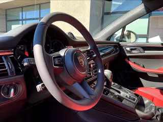 2026 Porsche Macan - Photo 25