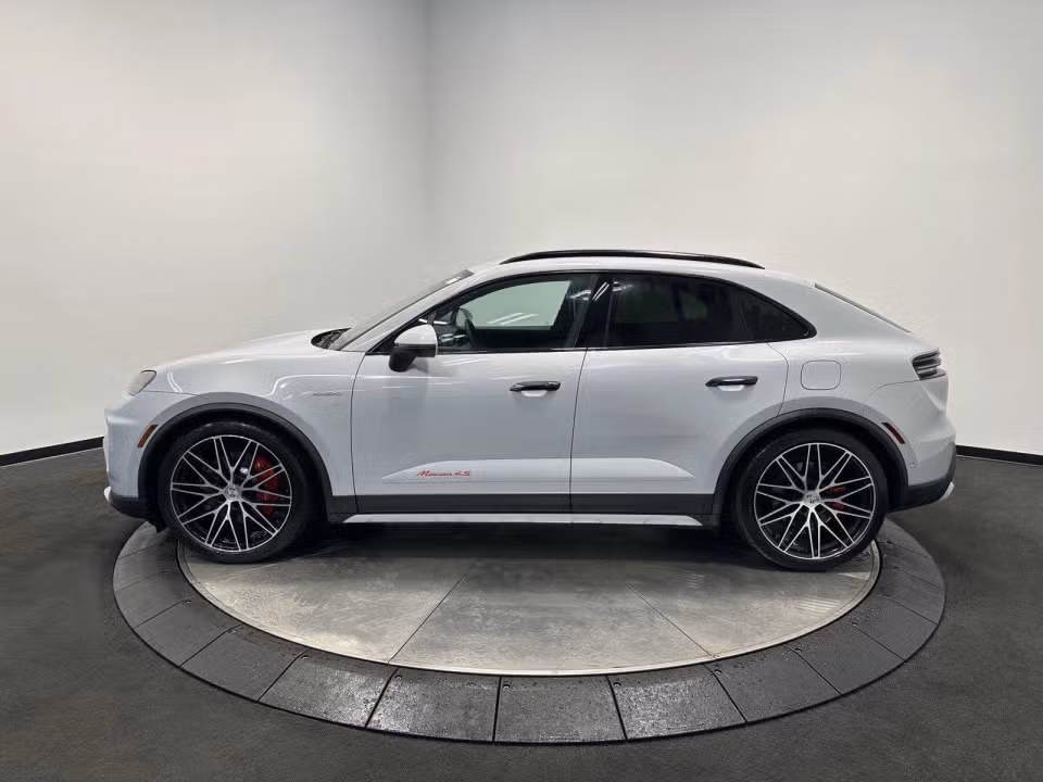 2026 Porsche Macan S - Photo 11