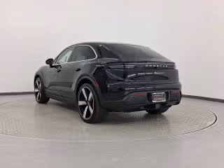 2025 Porsche Macan S - Photo 17