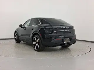 2025 Porsche Macan S - Photo 21