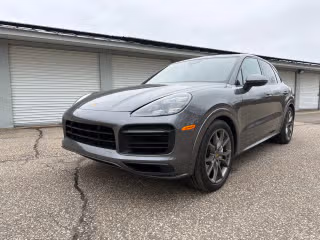 2021 Porsche Cayenne GTS's photo