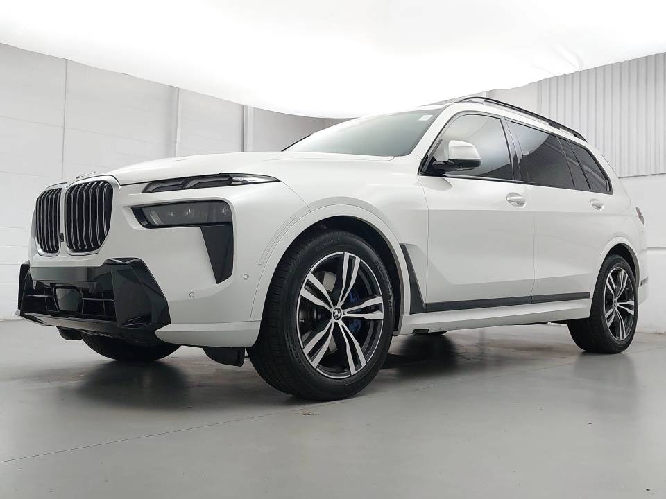 2023 BMW X7 xDrive40i AWD photo