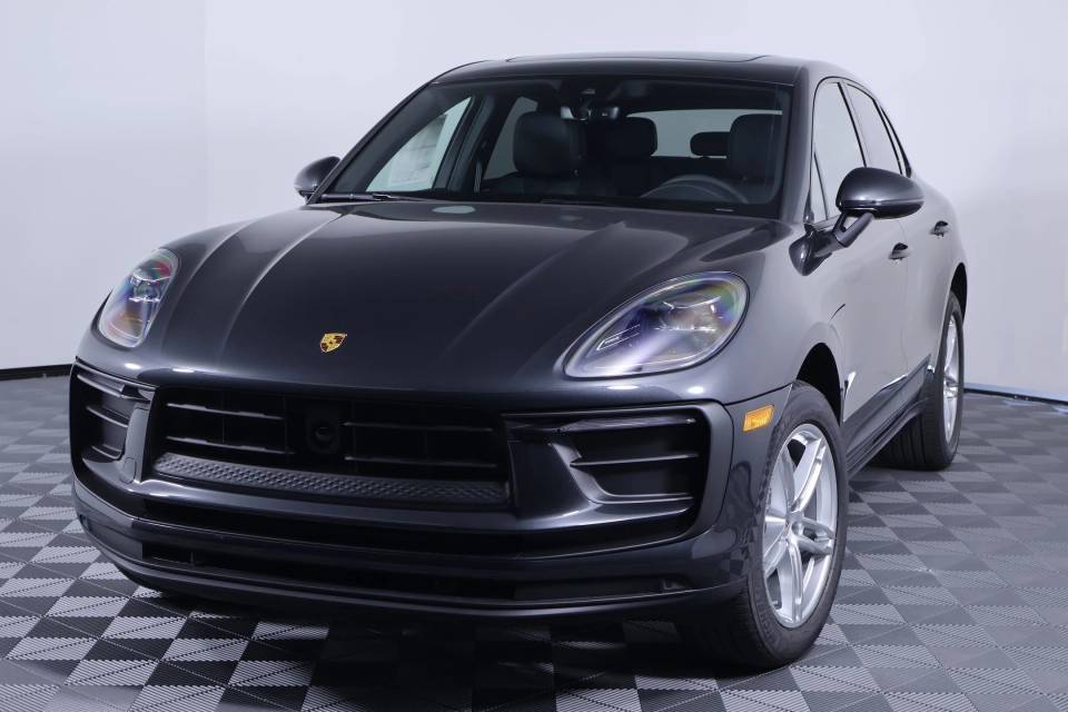 2026 Porsche Macan Base