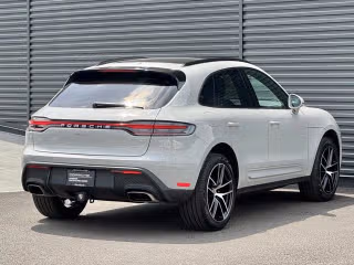 2025 Porsche Macan's photo