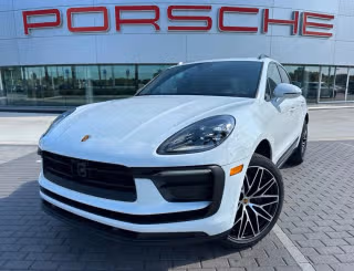 2026 Porsche Macan -'s photo