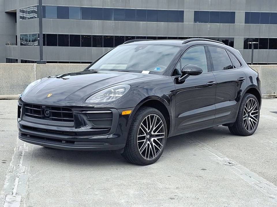 2022 Porsche Macan Base