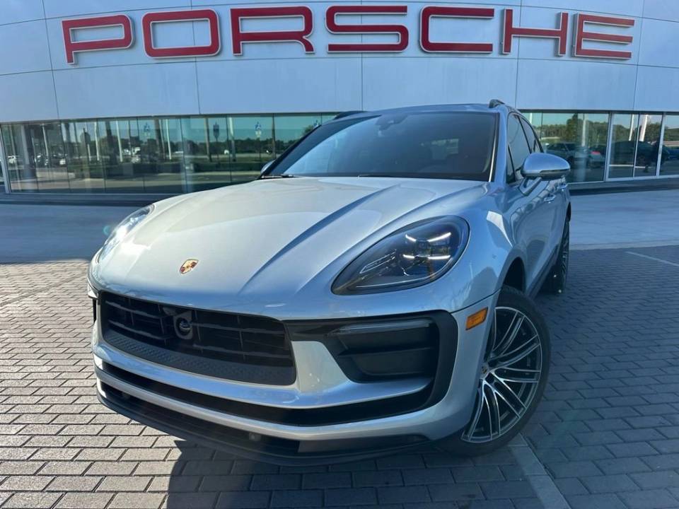 2026 Porsche Macan Base