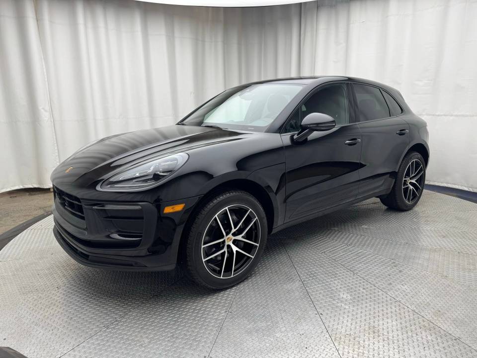 2023 Porsche Macan Base