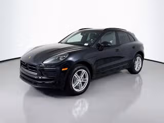 2025 Porsche Macan's photo