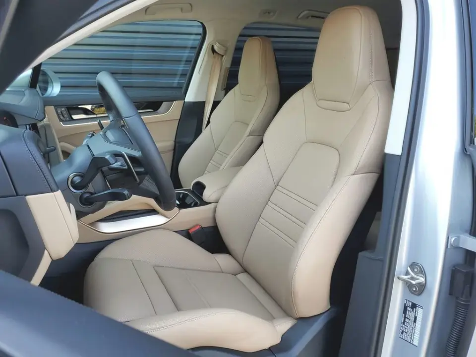 2025 Porsche Cayenne Turbo E-Hybrid - Photo 39