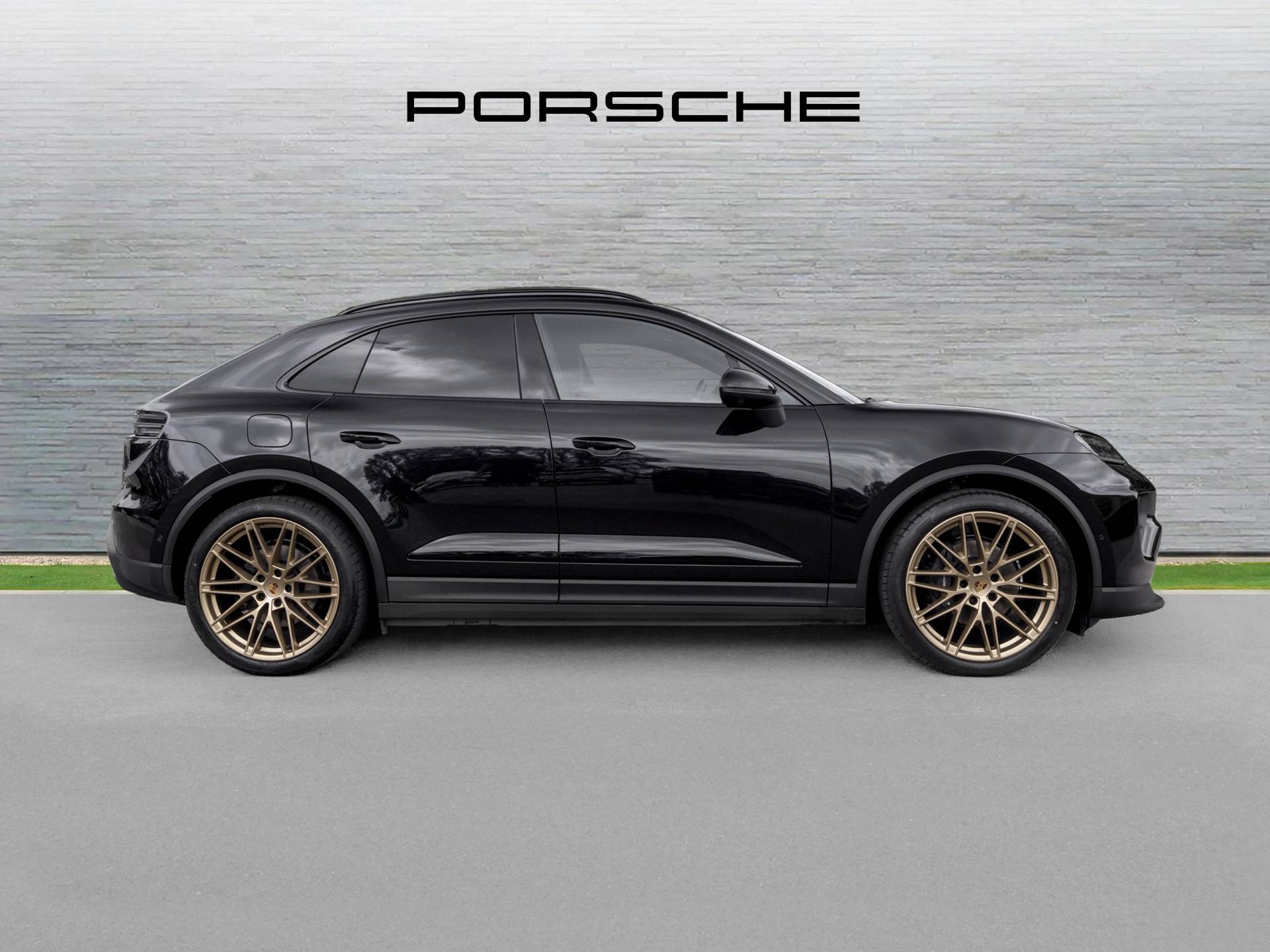 Macan 4, photo 2 of 51
