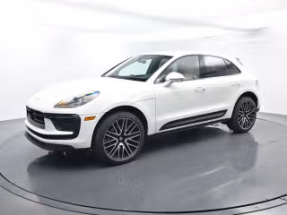 2025 Porsche Macan's photo