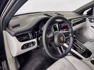 2026 Porsche Macan S - Photo 25