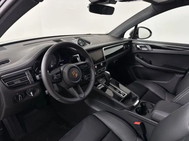 2026 Porsche Macan S - Photo 30